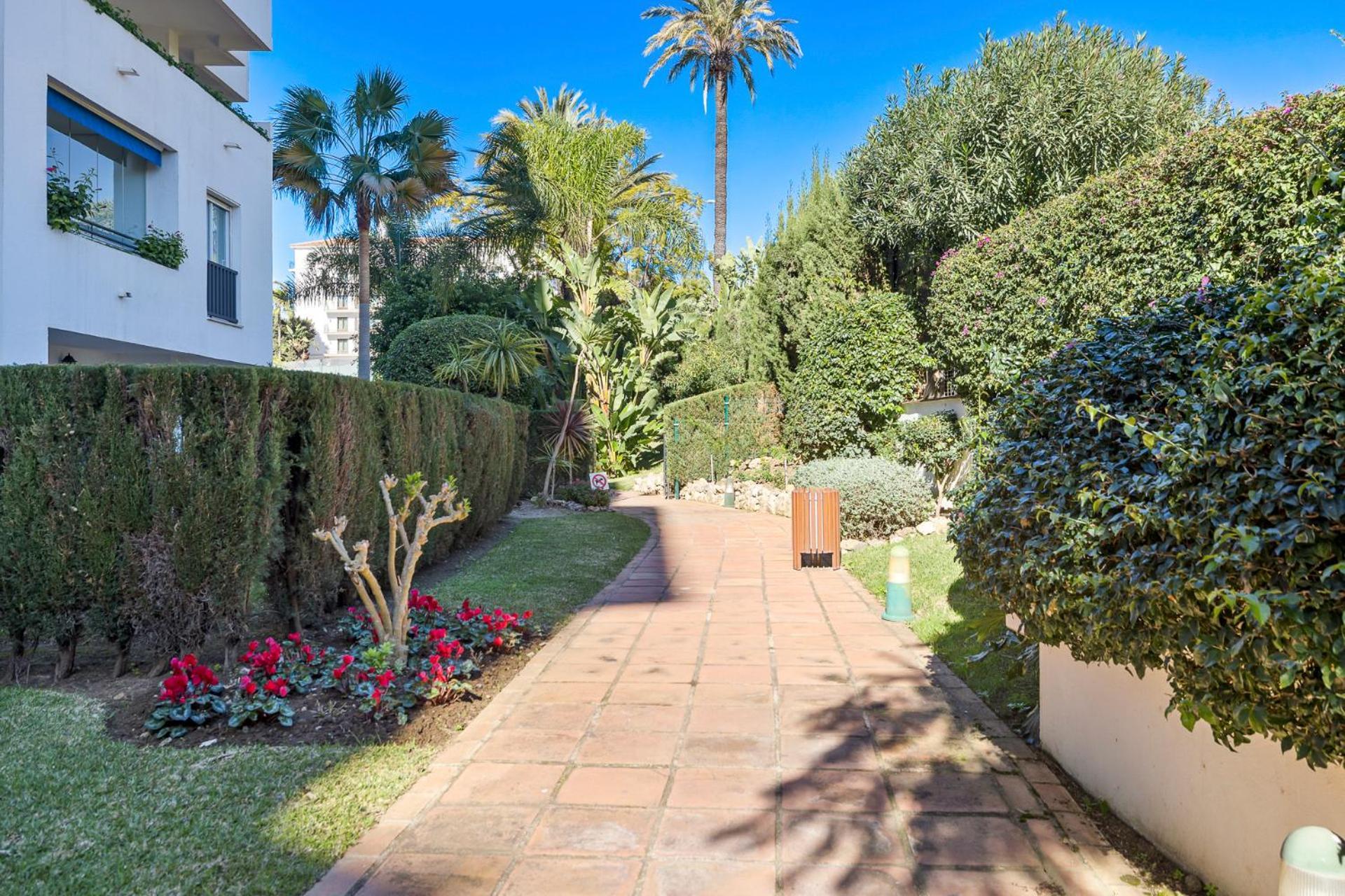 1 Bedroom Apartment, With Sea Views, In Medina Garden - Puerto Banus Марбелья Екстер'єр фото